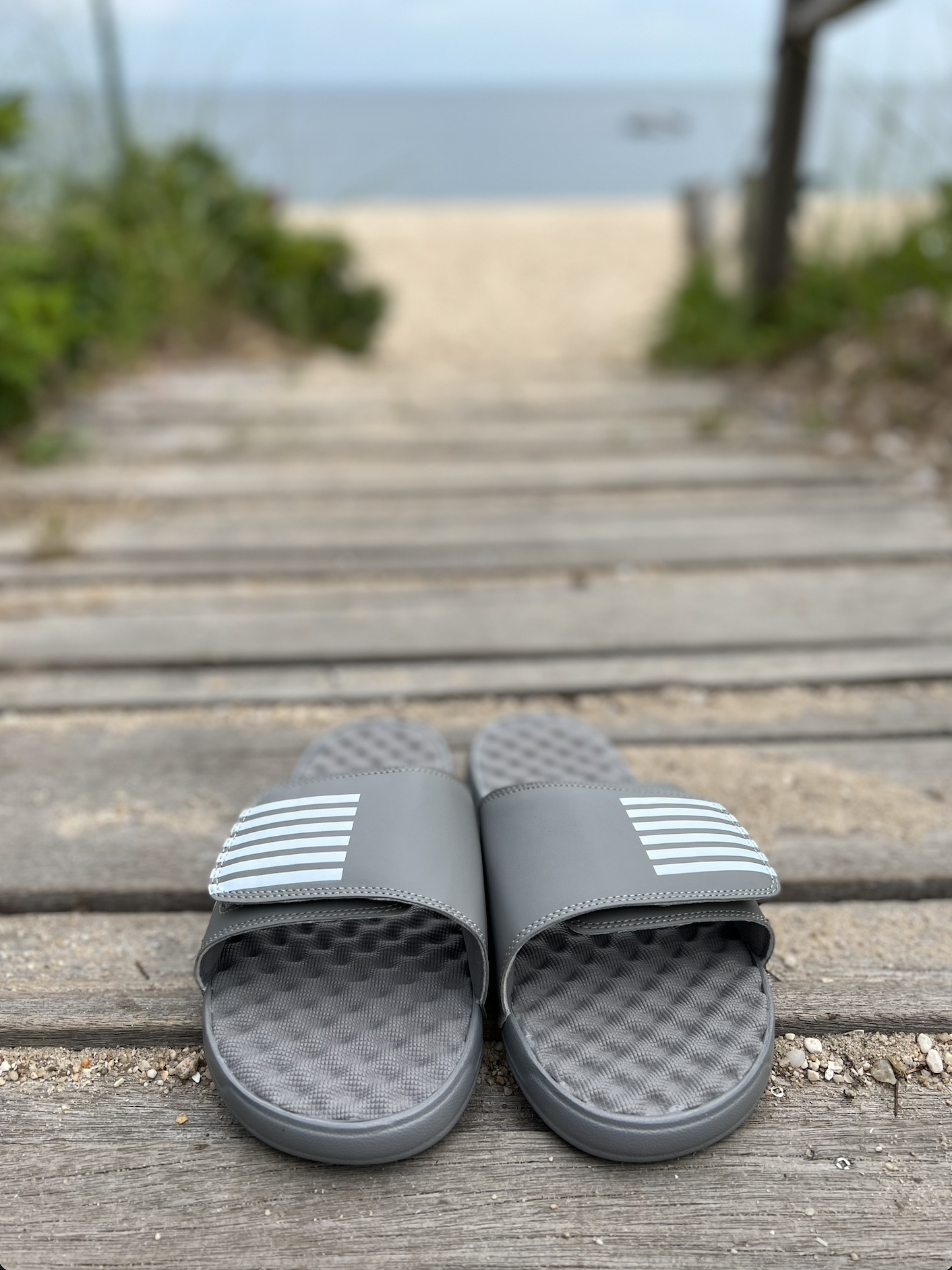 ISlide Grey Slides — Grungy Gentleman display picture 1