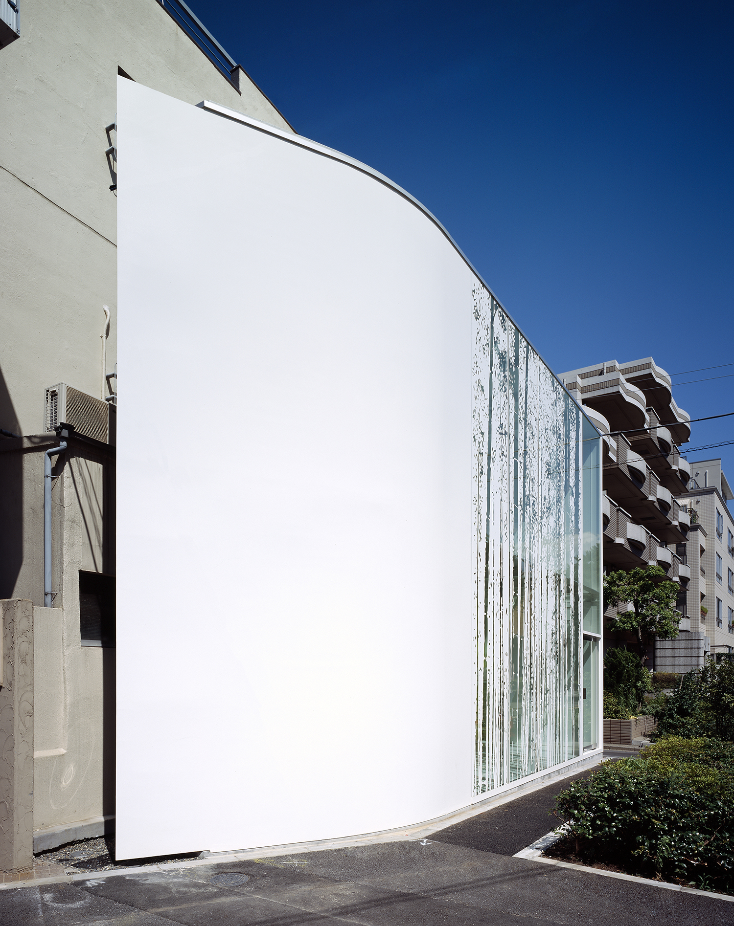 Location - Motoazabu, Minato-ku, Tokyo Principal Use - Retail Total Floor Area - 37.87 sqm