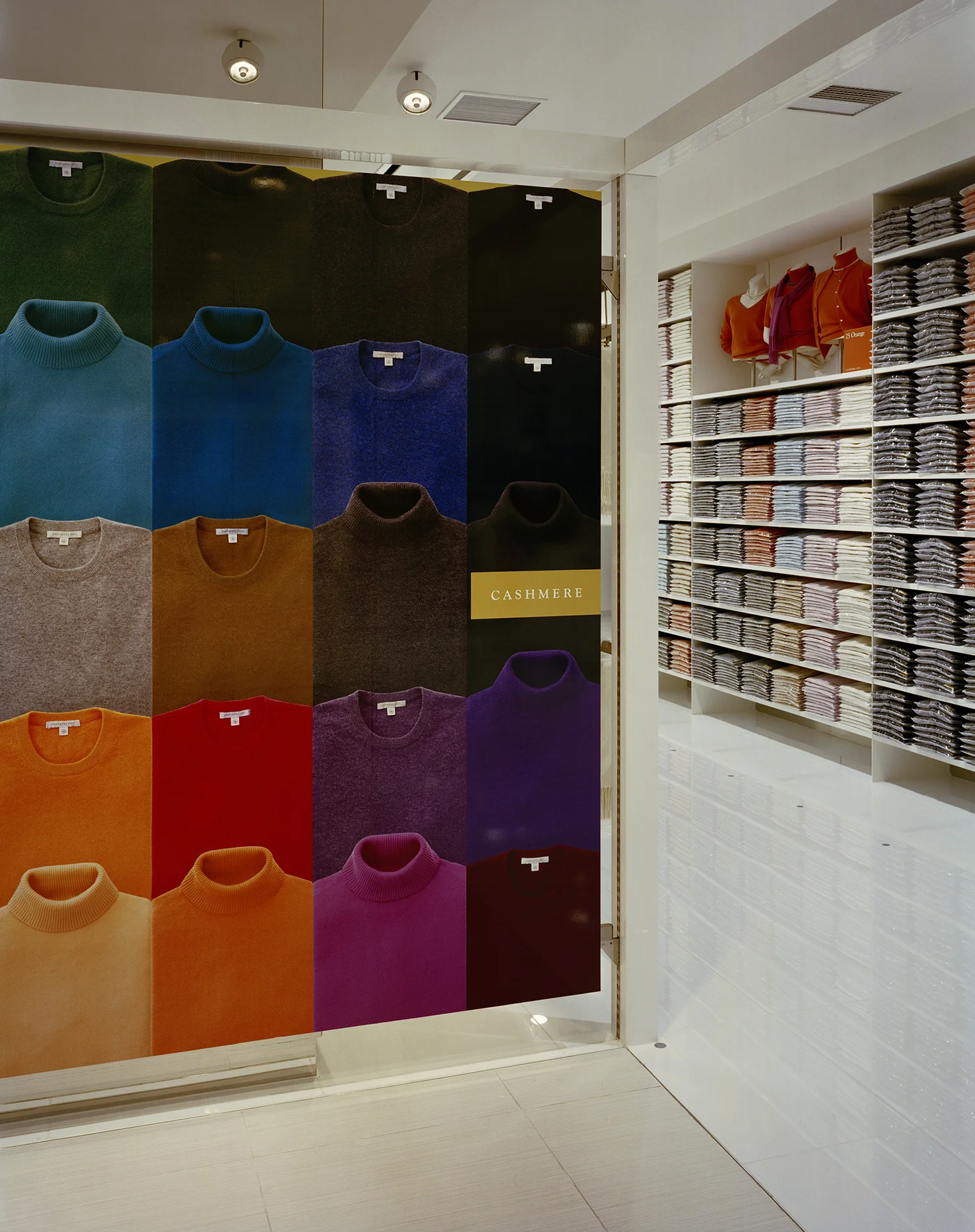 UNIQLO_Ginza011.jpg