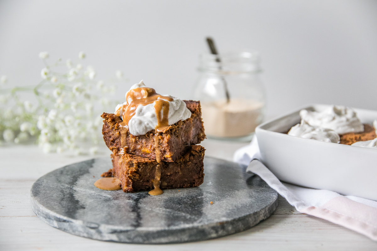 Chickpea Lucuma Blondies / Photo: Wellberries