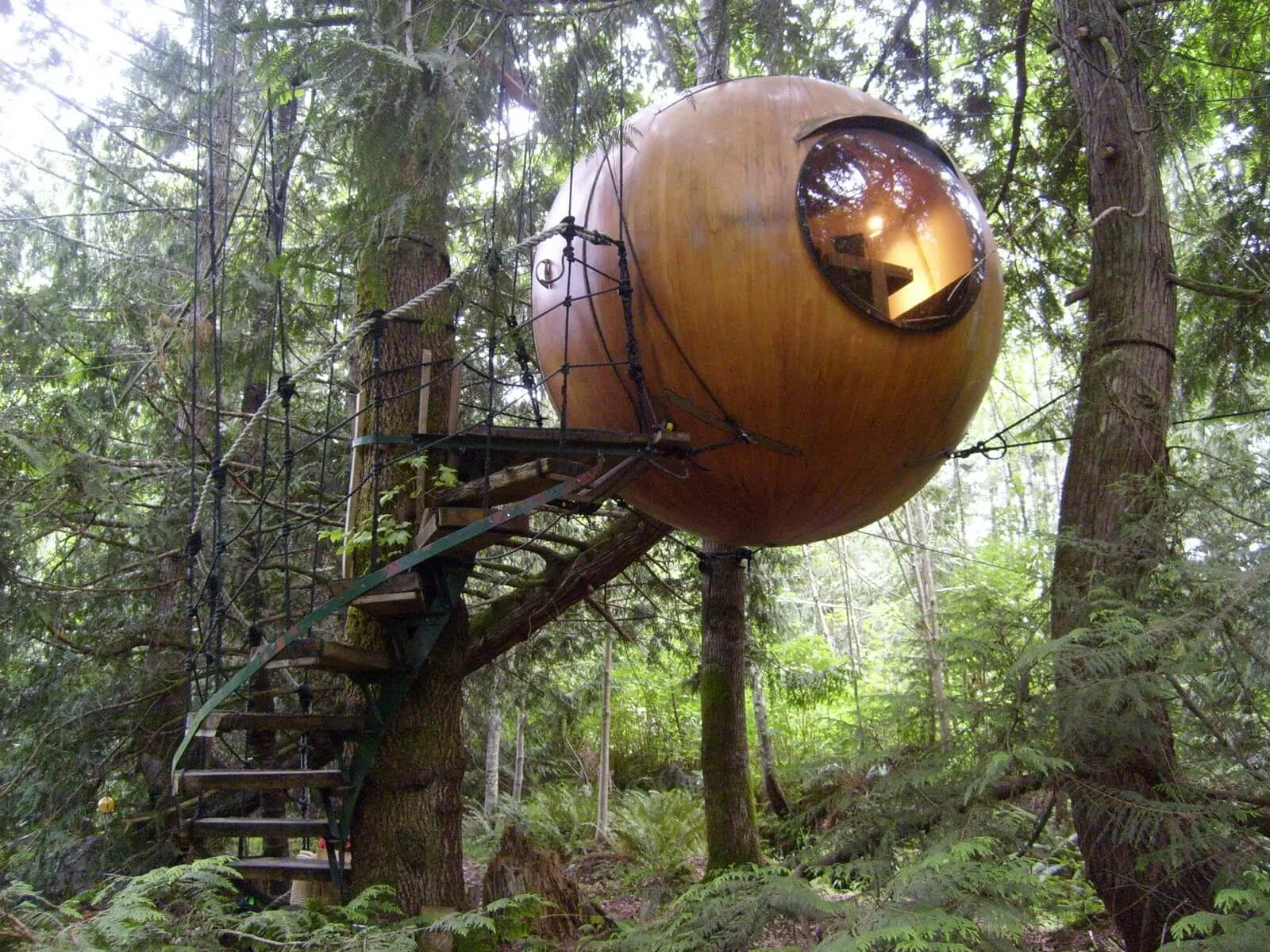 Free-Spirit-Spheres-Treehouse-hotel-Vancouver-British-Columbia.jpg