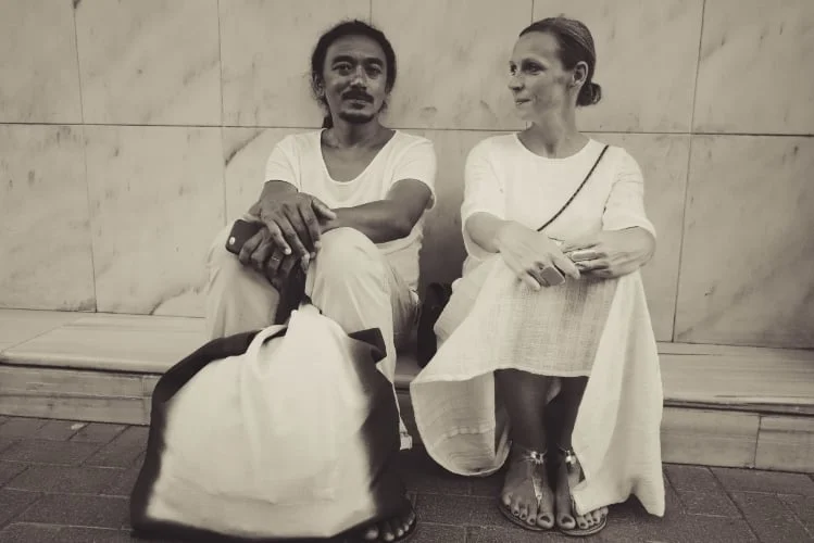Milla Rose snaps a picture of Mom + Dad in Istanbul
