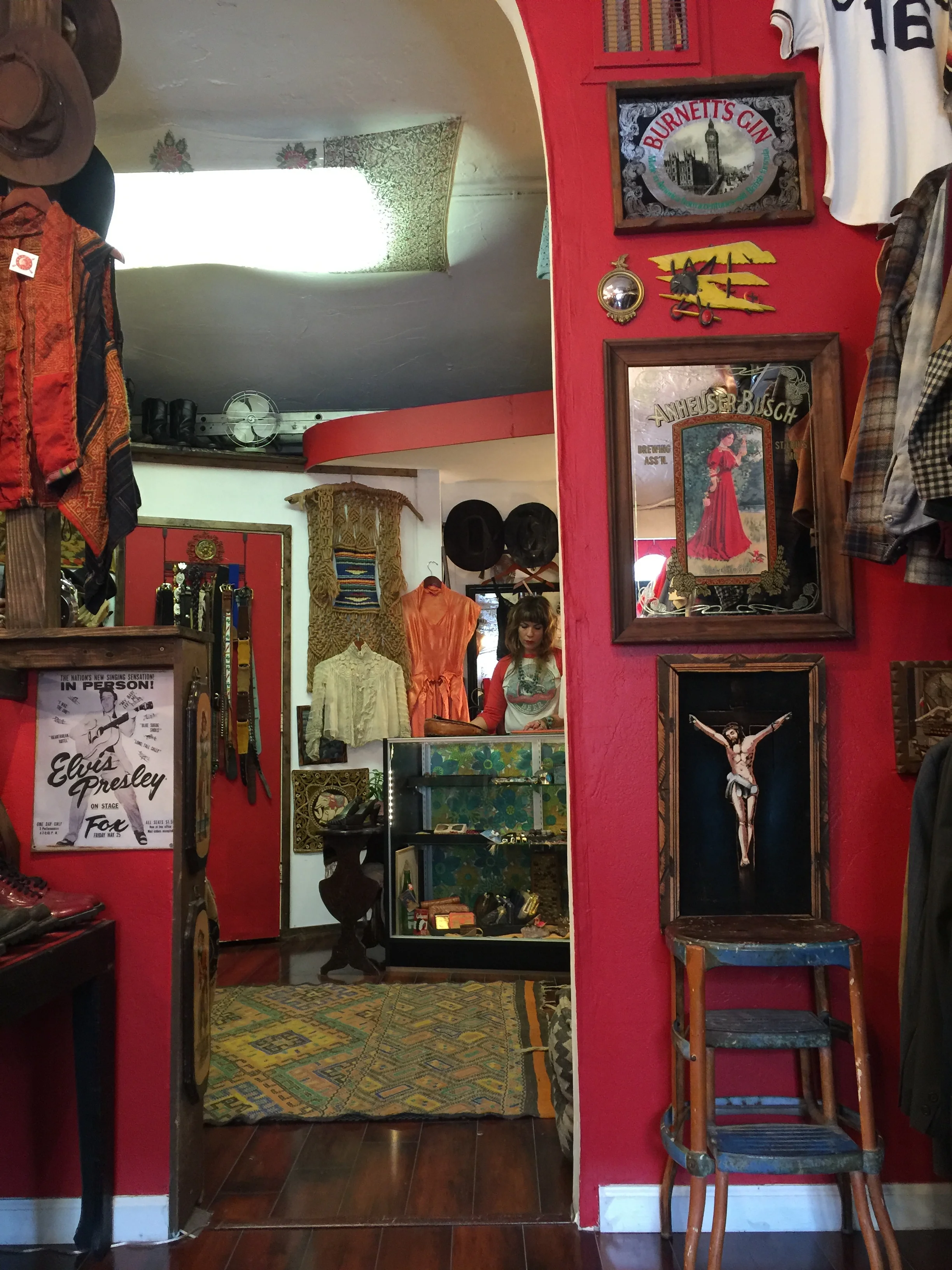  Edwardian blouses, 30s party dresses, southwest casual, and a boatload of hats are common finds at Racks. 