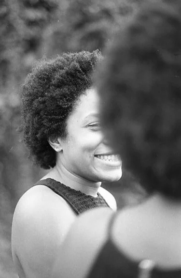 NOUR earrings worn by Axelle.