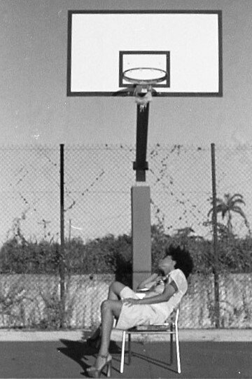 Laurence. Martinique, September 2016. Pause.