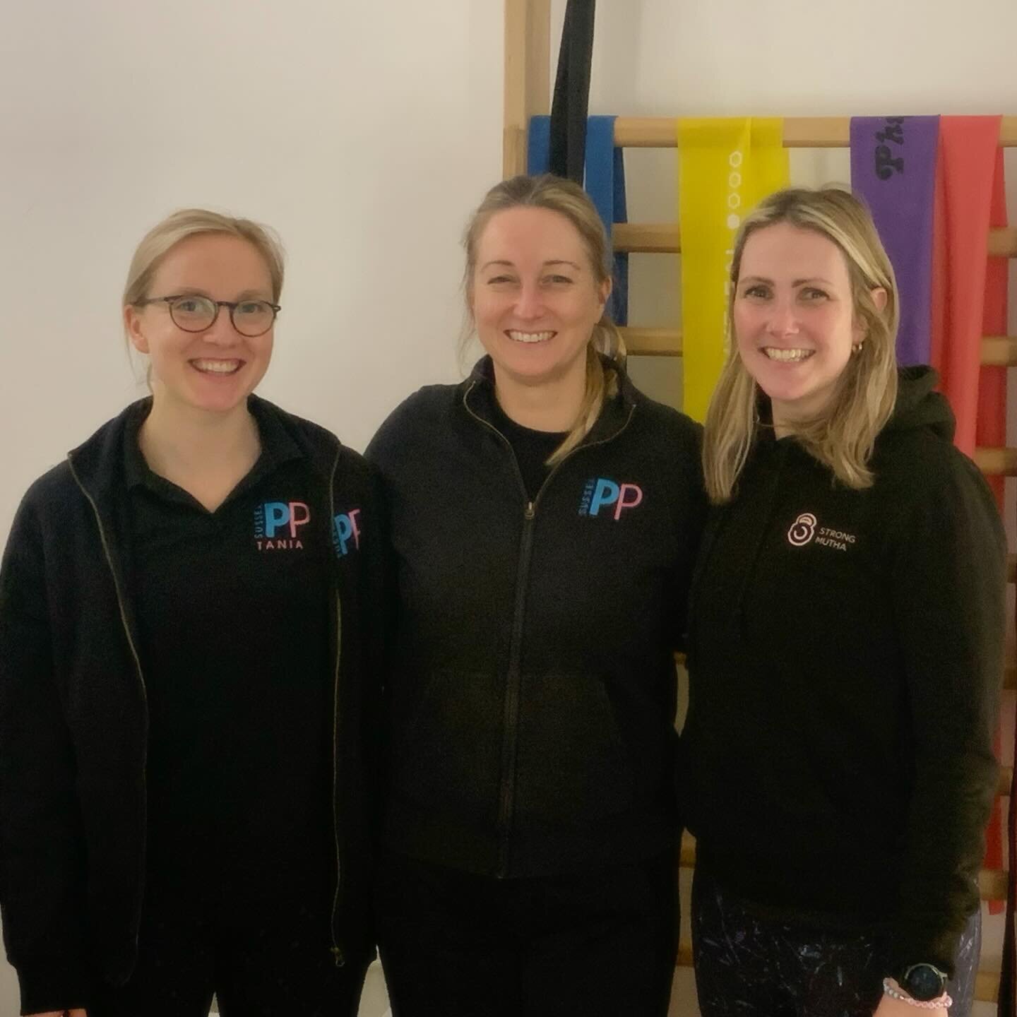 Myself (Claire) and Tania caught up with the fabulous Lou @strongmutha this week!

⭐️ Lou is a pre and postnatal specialist PT who trains women at all ages and stages! 
⭐️ She runs Worthing based Mums and Babes classes, including outdoors at Tarring 