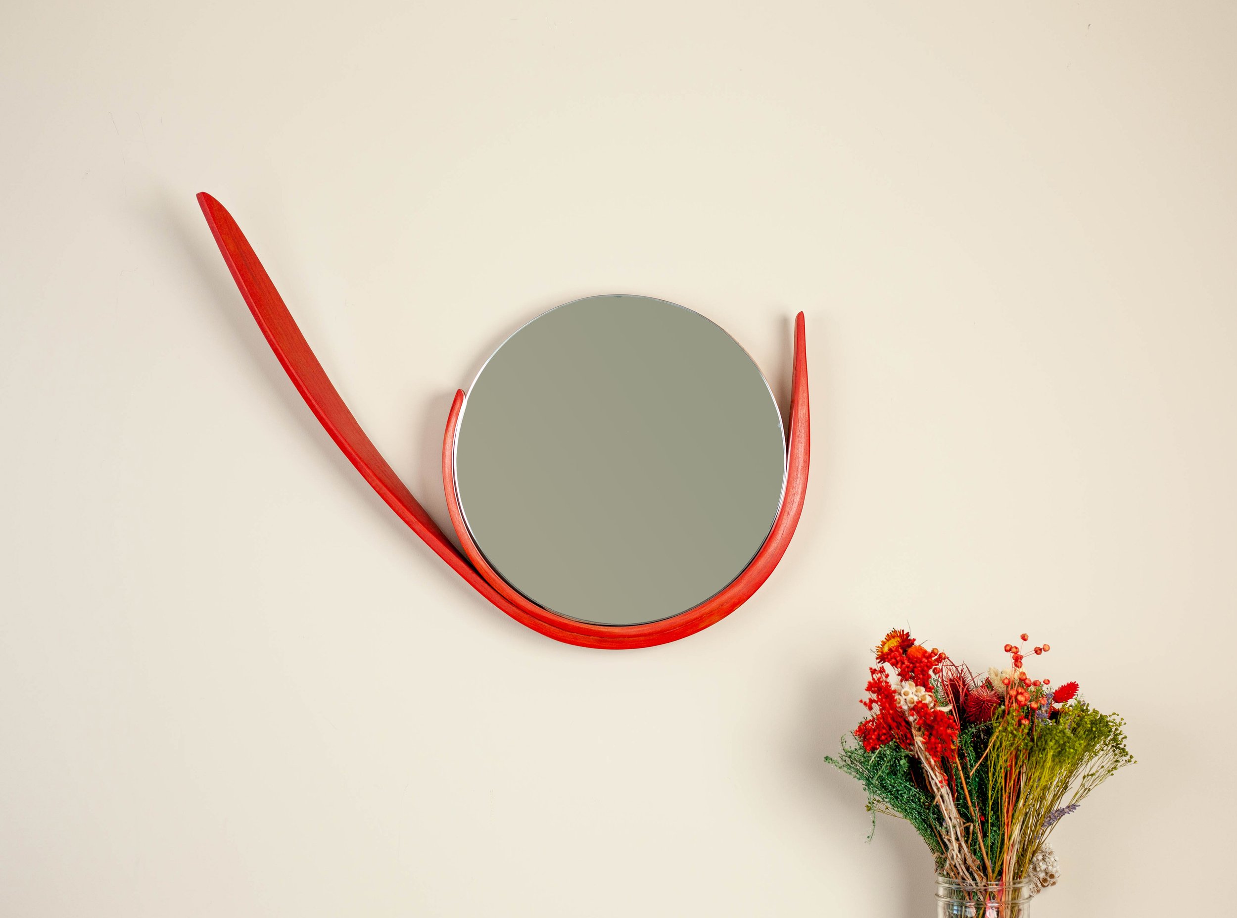 Mirror Red Twist lifestyle.jpg