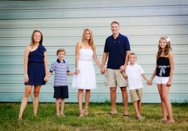 Another one of my favorite combos that I think just looks perfect! I love the navy against the mint background too! 