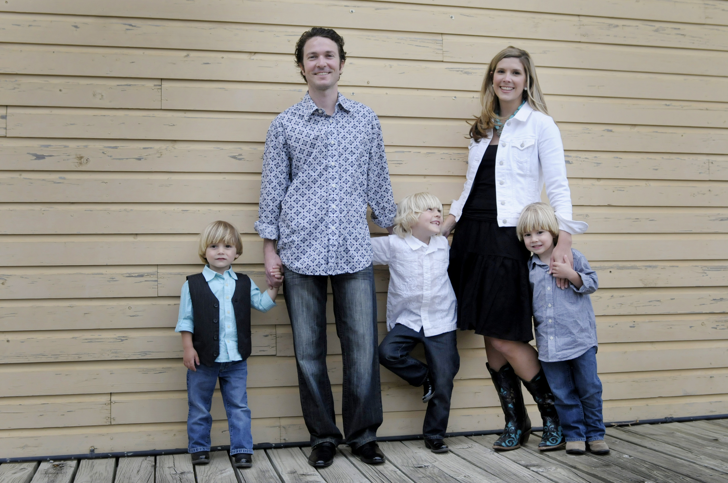 This family used navy as their neutral, accented with white and chose turquoise as their splash color. #3 son got the splash color and mom chose a necklace and the splash of turquoise in the boots is perfect! 