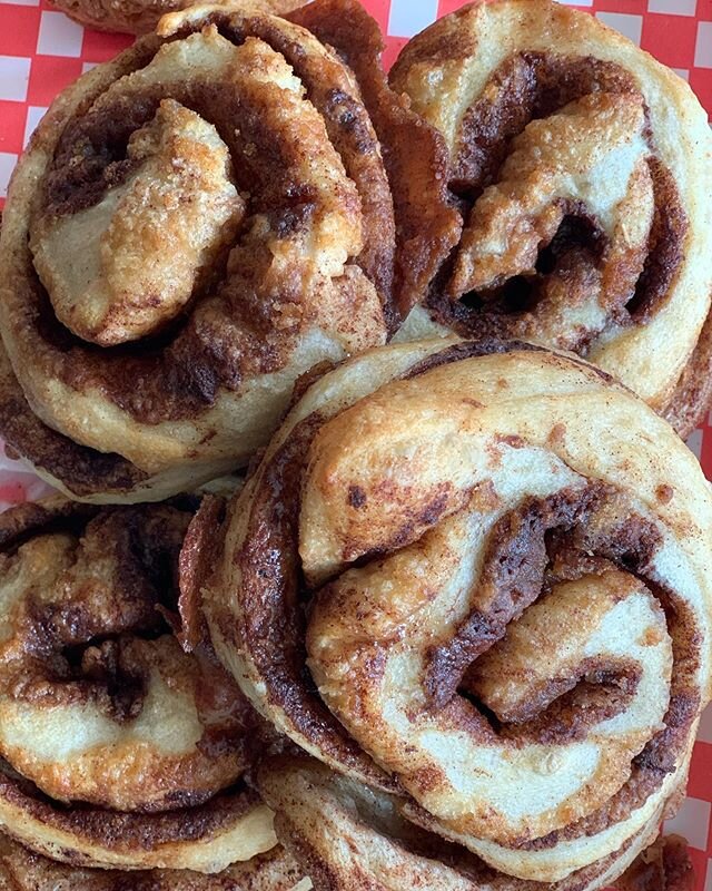 Cinnamon Rolls from Catskill Bread Co just arrived at Circle W Catskill. get em&rsquo; while there hot 🔥
