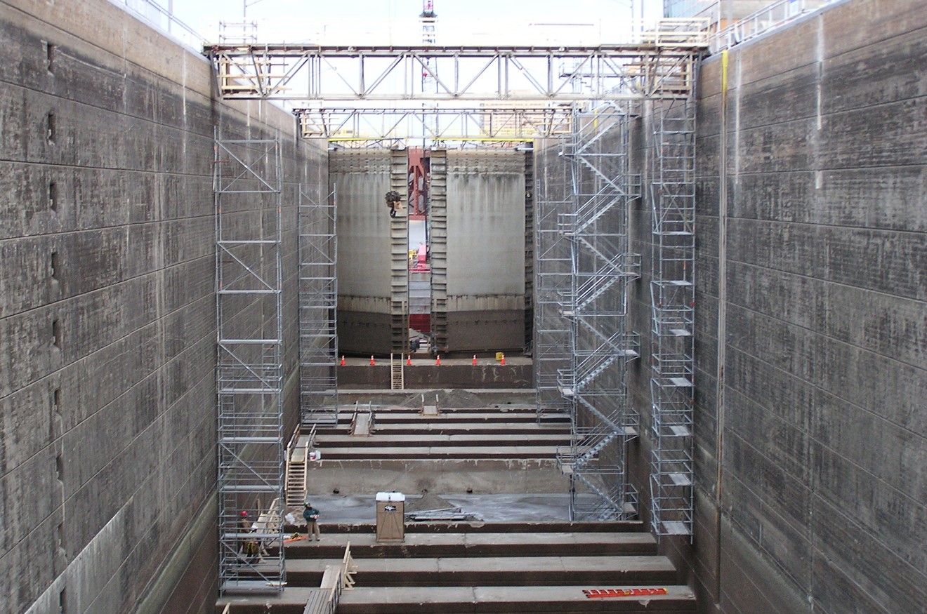 Upper St. Anthony Falls Lock Dam scaffolding.jpg