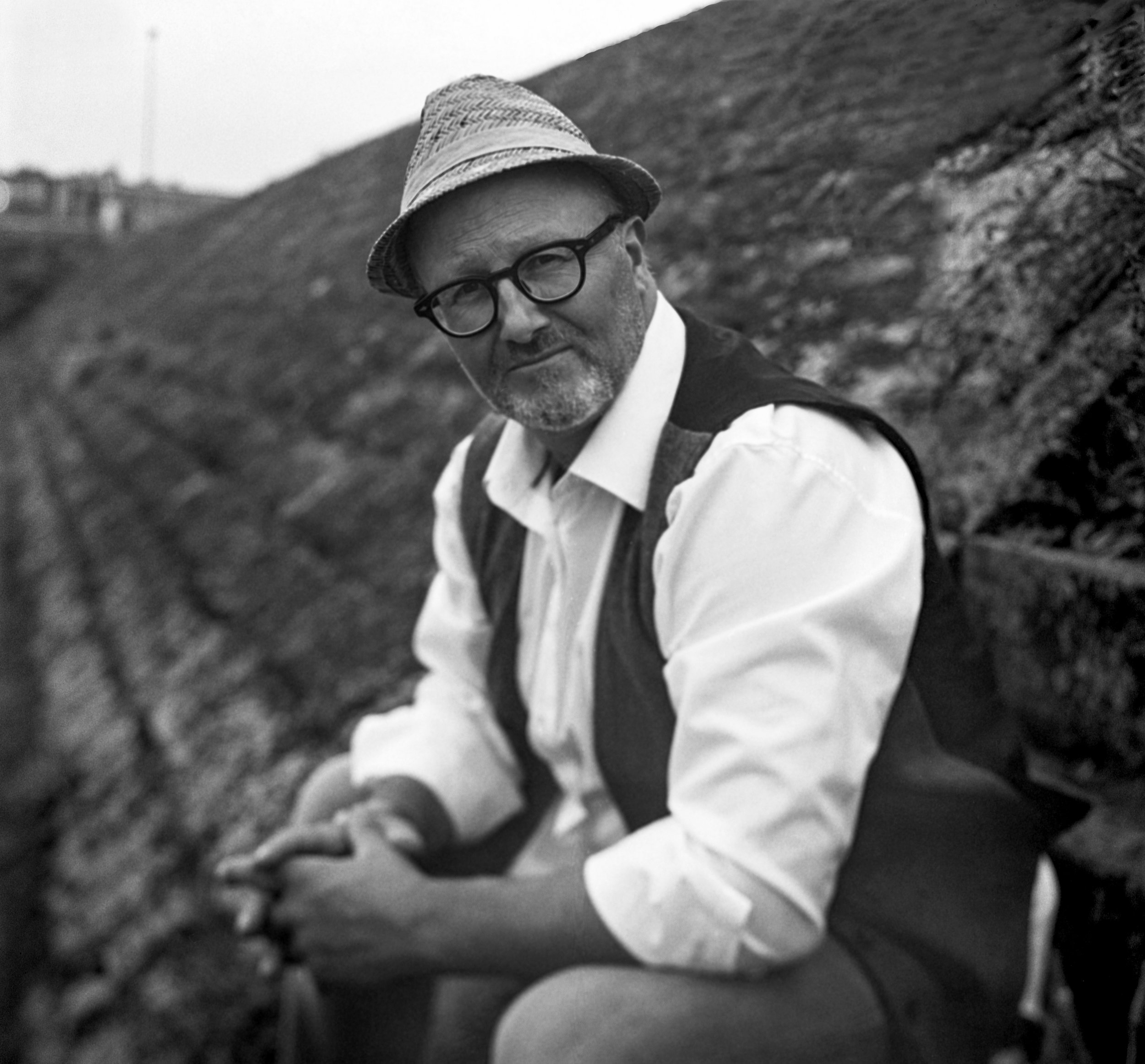 Georg Schmidt Fotograf aus Aschaffenburg Portrait Maenner Film blackandwhite Rolleiflex SL66 Film Kunstvolle Fotografie-mittelformat.jpg