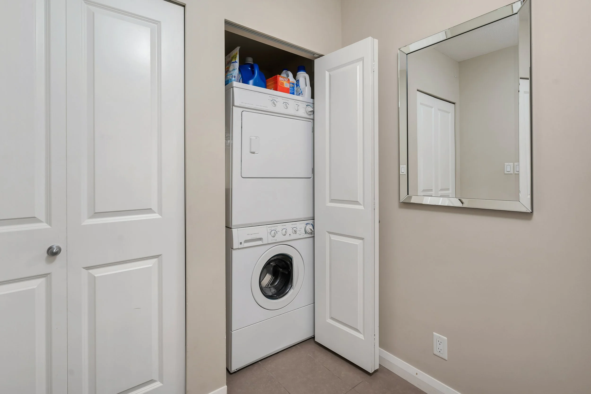 27-3601 888 Carnarvon Street New Westminster.jpg