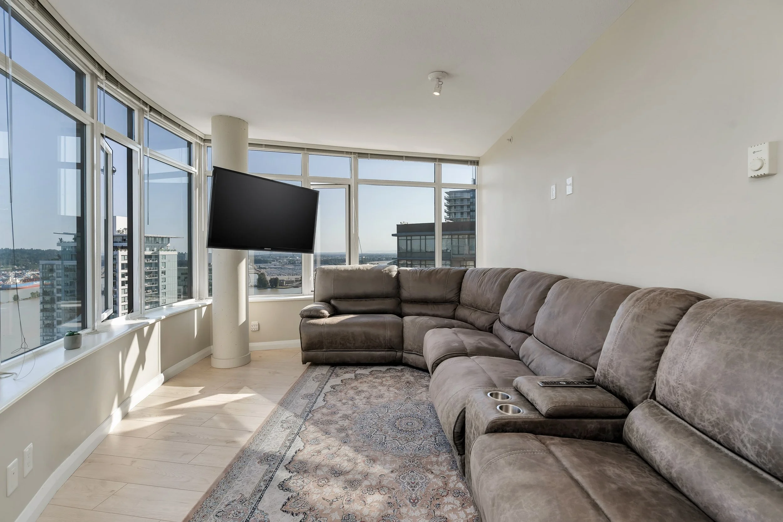 06-3601 888 Carnarvon Street New Westminster.jpg