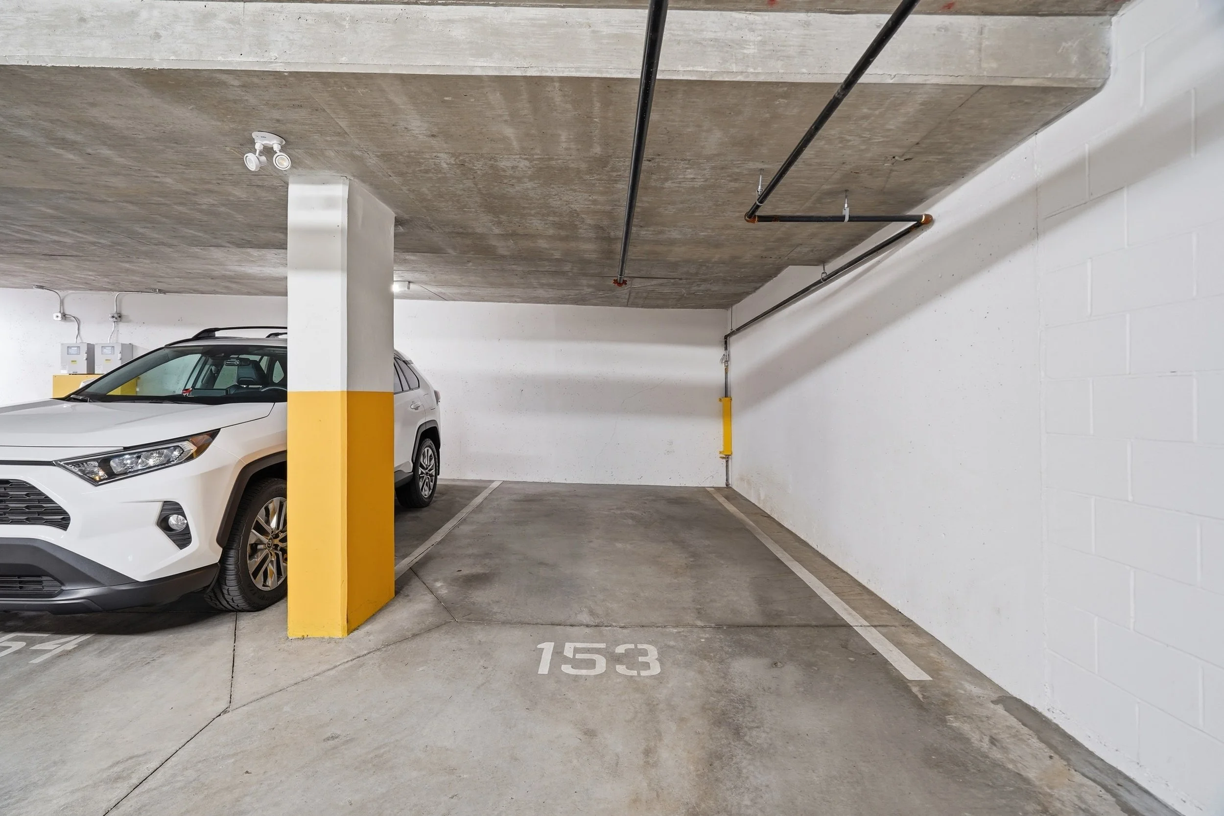 32-211 10838 Whalley Blvd.jpg