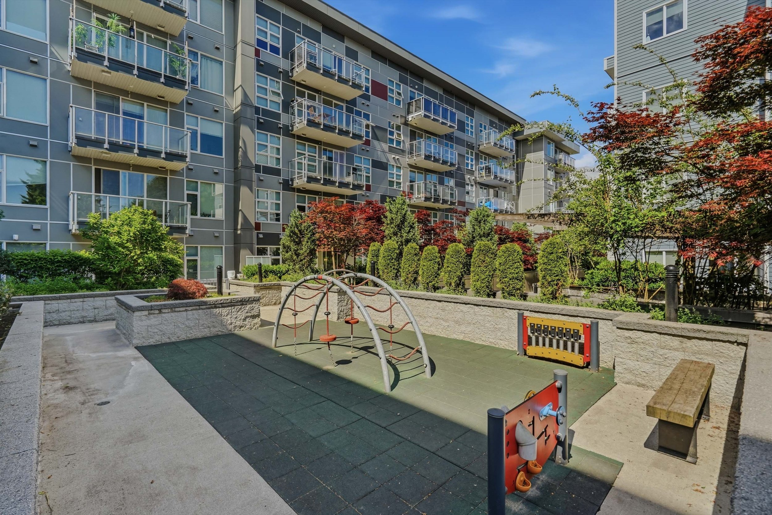 31-211 10838 Whalley Blvd.jpg