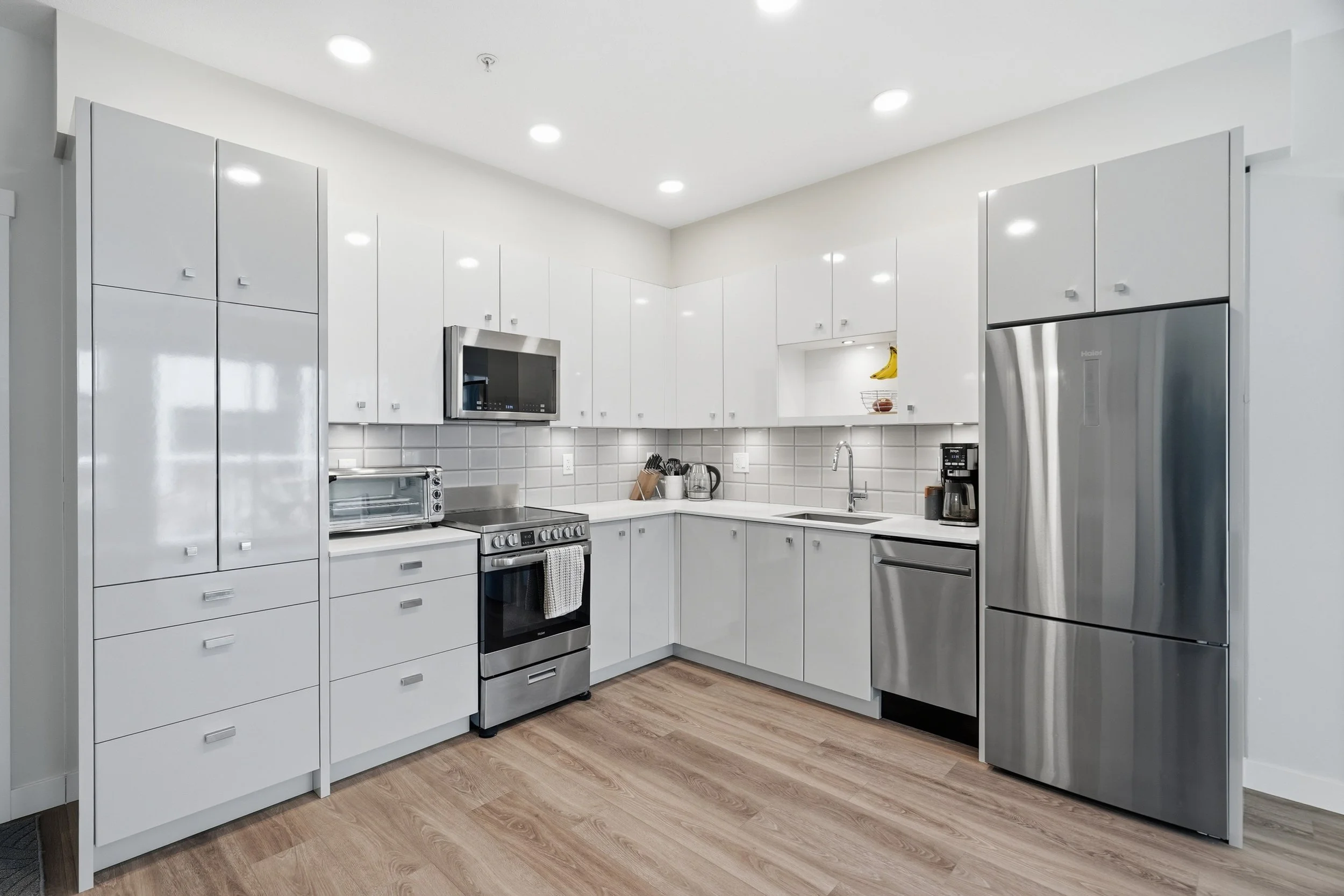 10-211 10838 Whalley Blvd.jpg
