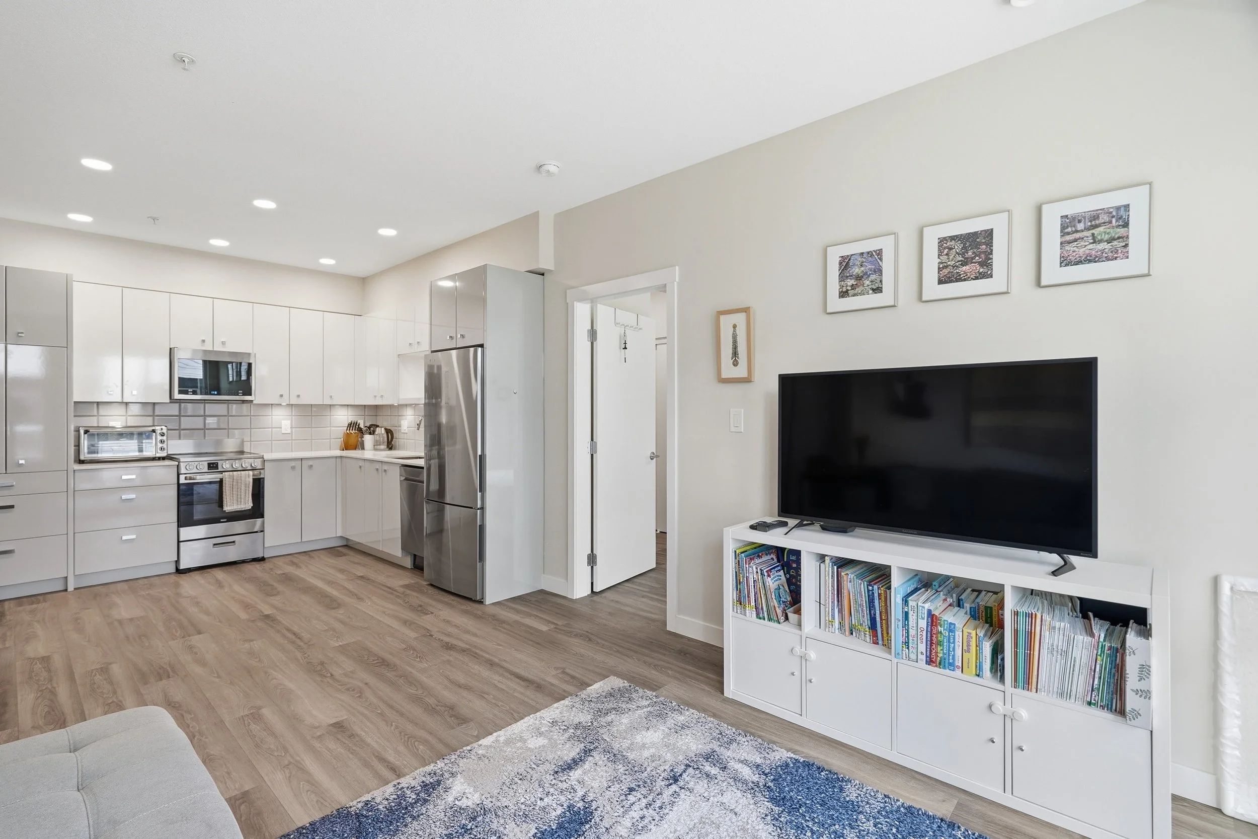 07-211 10838 Whalley Blvd.jpg
