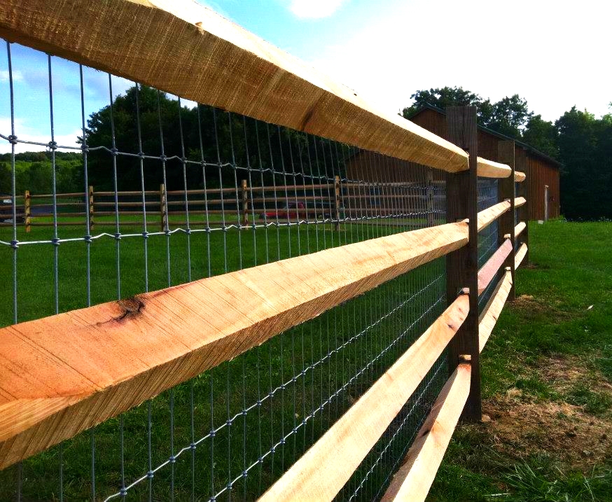 4 rail split rail with 2x4" wire mesh