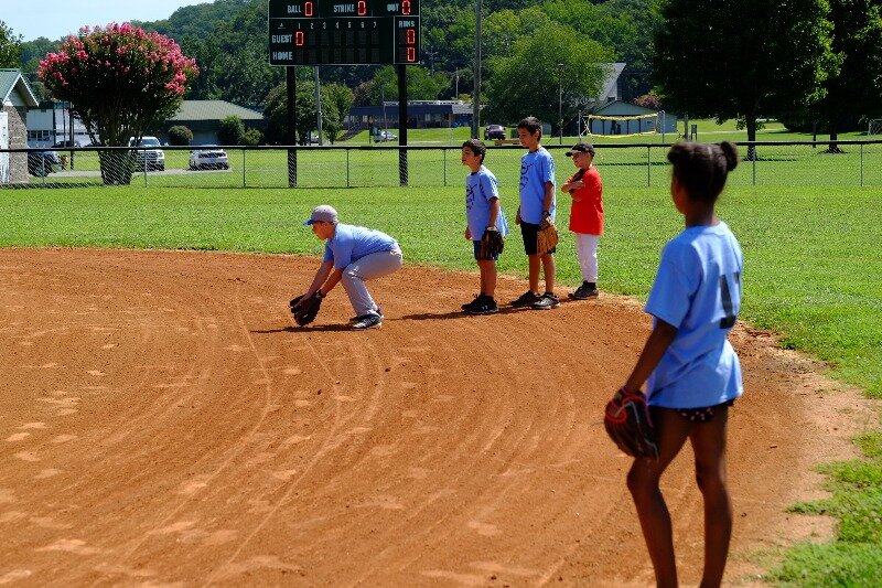 group_of_kids_playing_baseball.jpg