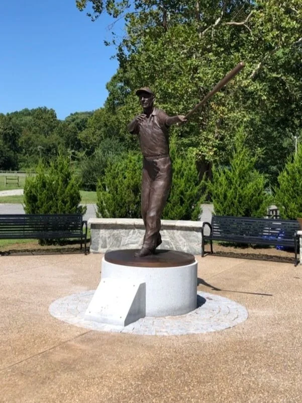 dallara_statue_3.jpg