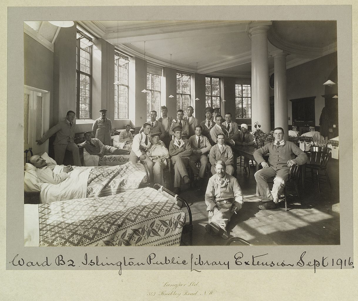 A hospital ward erected in the Islington Public Library in 1916. Wellcome Images/Wikimedia Commons (CC BY 4.0)