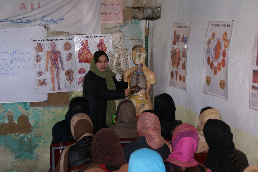 Through AIL, women can train as midwives and mothers-to-be can learn what to expect during pregnancy, delivery and post partum. Direct Relief/Flickr (CC BY 2.0) 