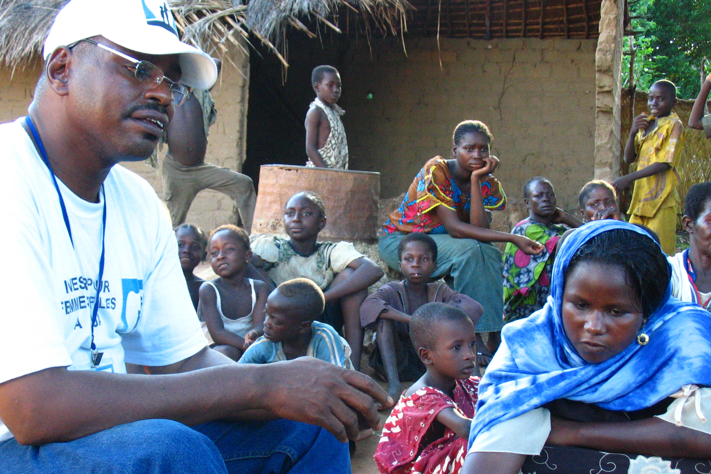 Humanitarian practitioners working in the field need easy access to research. hdptcar/Flickr (CC BY 2.0)