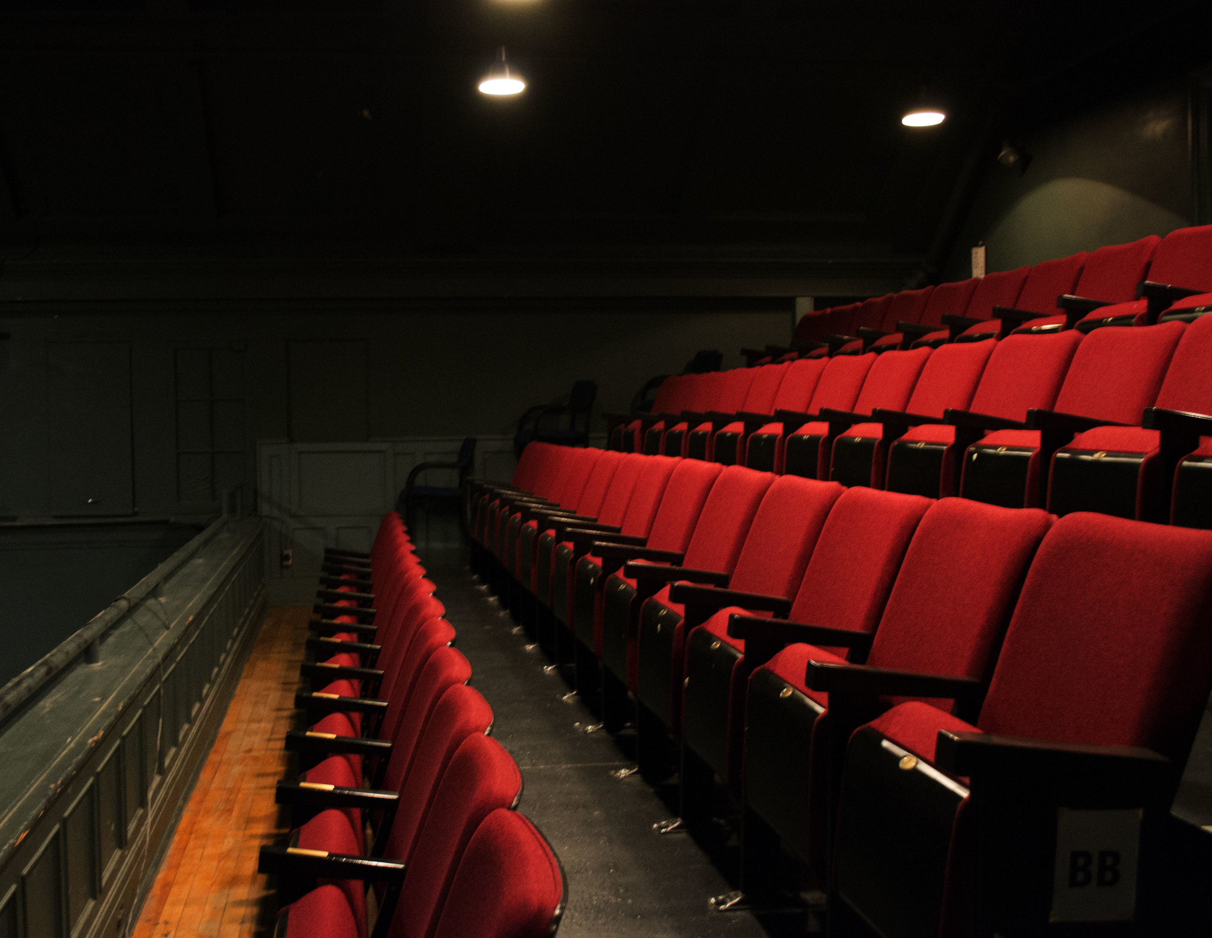Fictional narratives, from classroom televisions to the theatre, can be an effective tool for communicating science and raising public awareness. kaykaybarrie /Flickr (CC BY 2.0)
