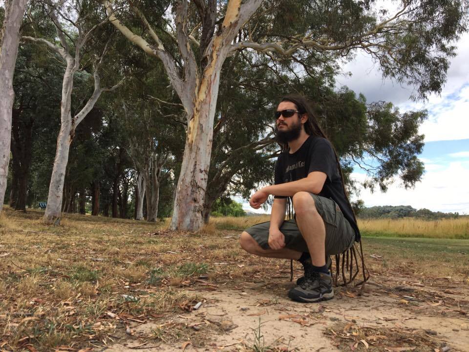 Researcher Trevor Murray is trying to understand how ants navigate back to their nest. © Trevor Murray