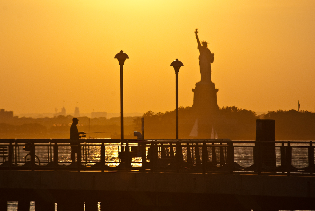 A recreational fisherman in Red Hook, a neighbourhood of Brooklyn, New York. Marc Cappelletti/Flickr (CC BY-ND 2.0)