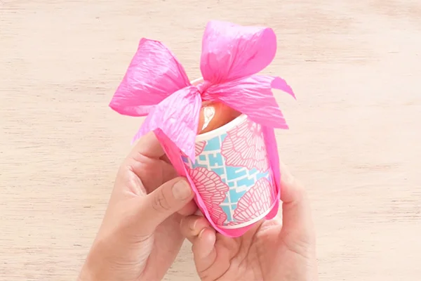 Step 9: Cut the ends in desired length and done! Repeat the same steps with the rest of your favors.