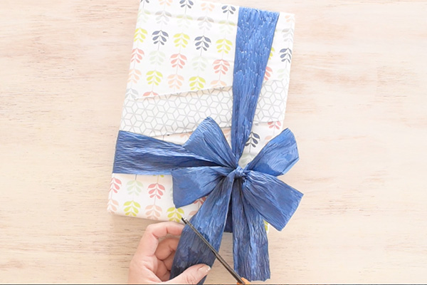how to tie ribbon — A Life of Gift Giving - Gift Wrapping Inspiration —  Shiho Masuda Gift Wrapping