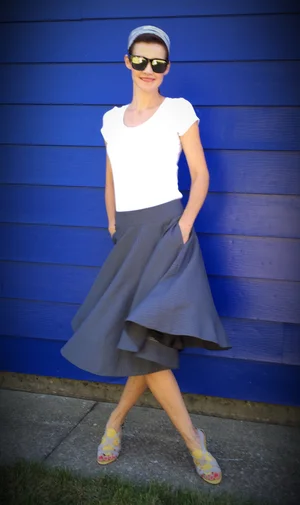 Full circle swing knee length skirt. — SYLWIA