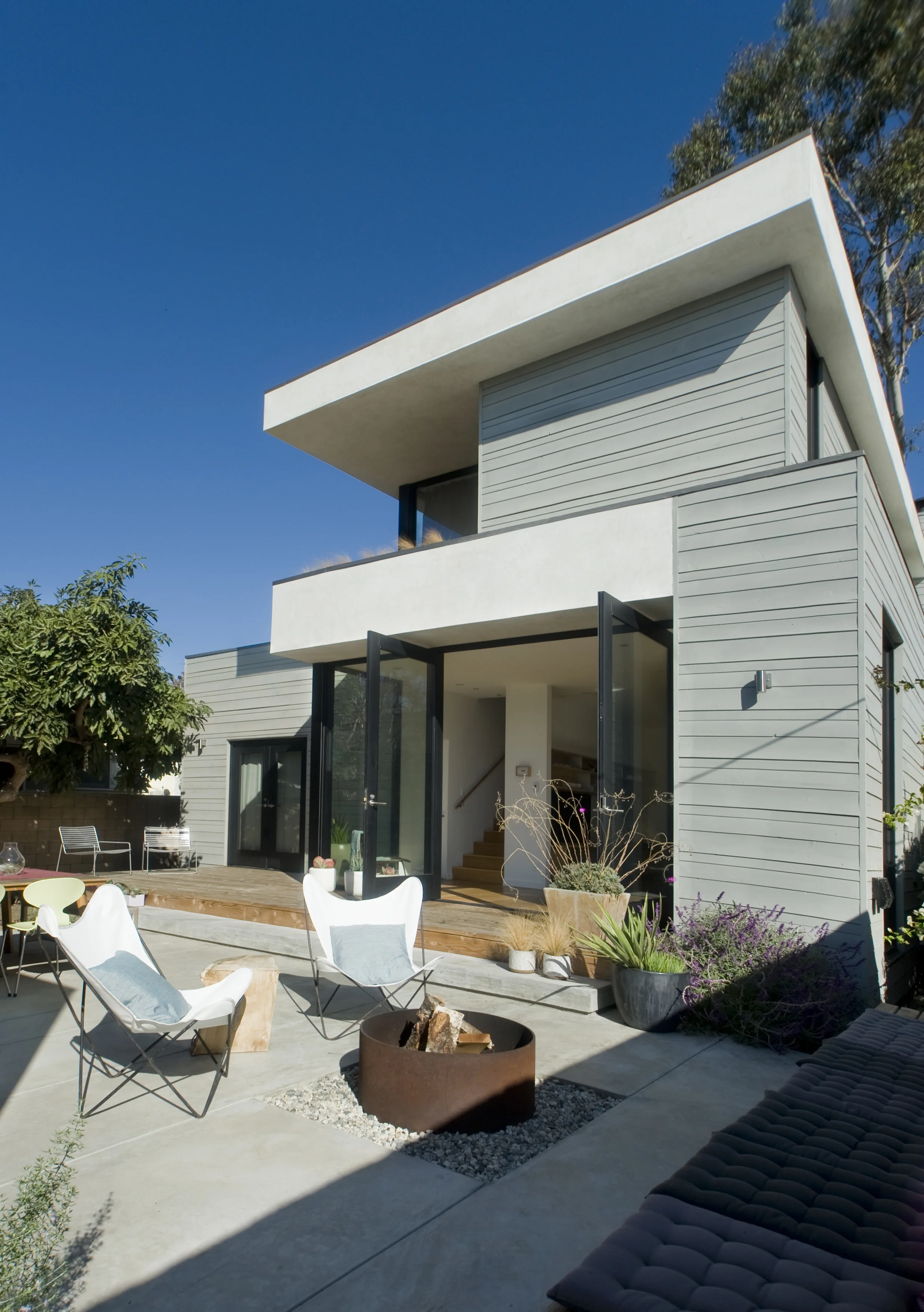 Grand View Exterior Rear 2.jpg