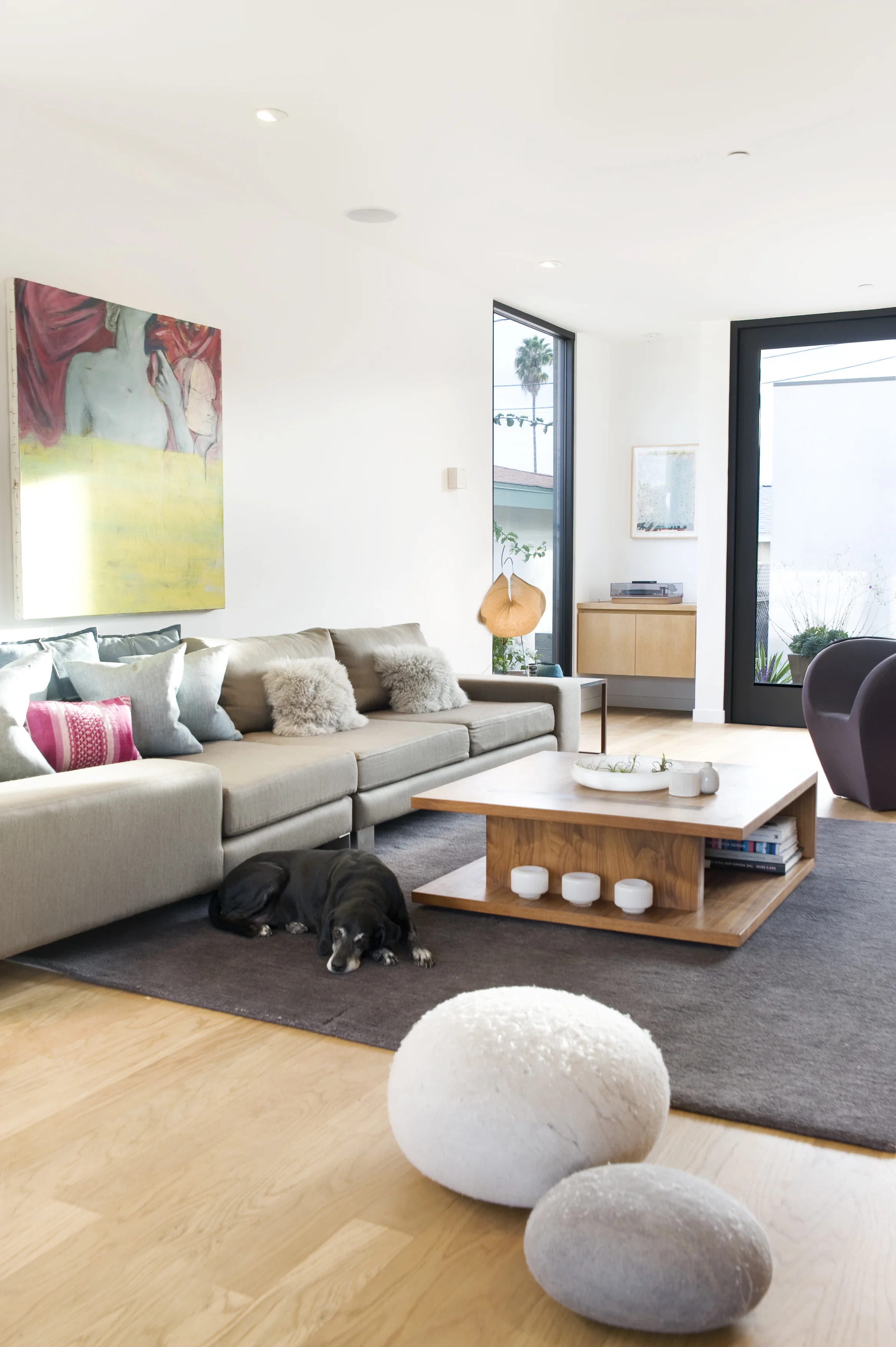 Grand View Livingroom 2.jpg