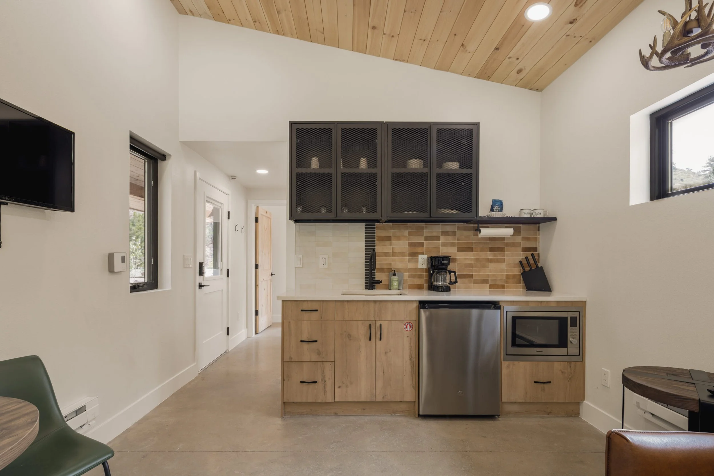 cabin 2.jpg