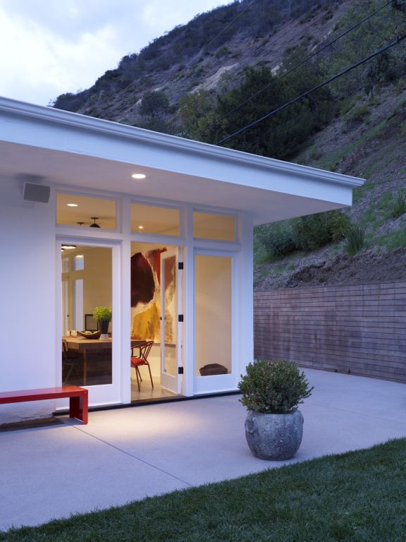 BeverlyHillsCanyonResidence_ExteriorDiningRoom.jpg