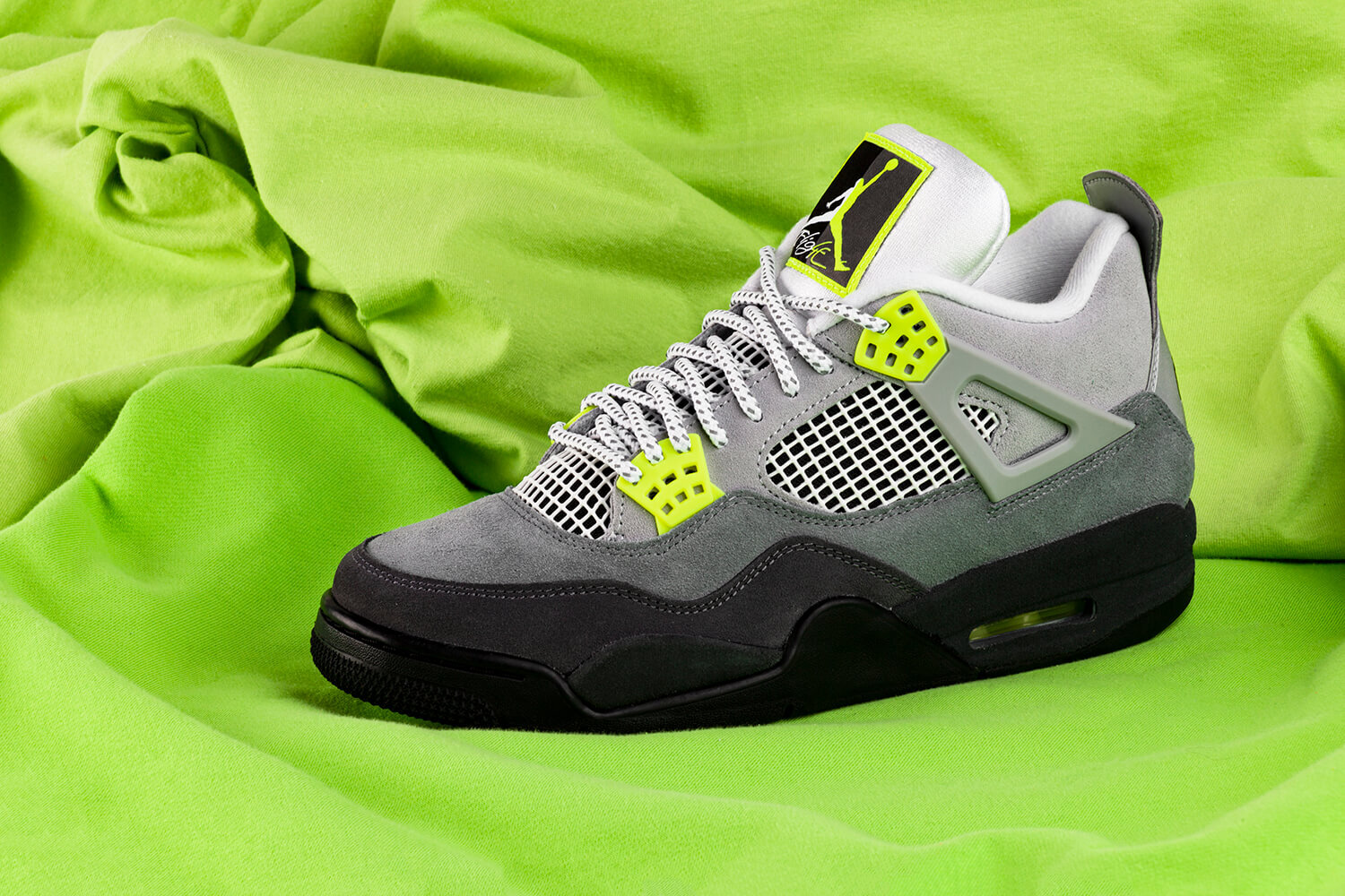 air jordan retro 4 neon