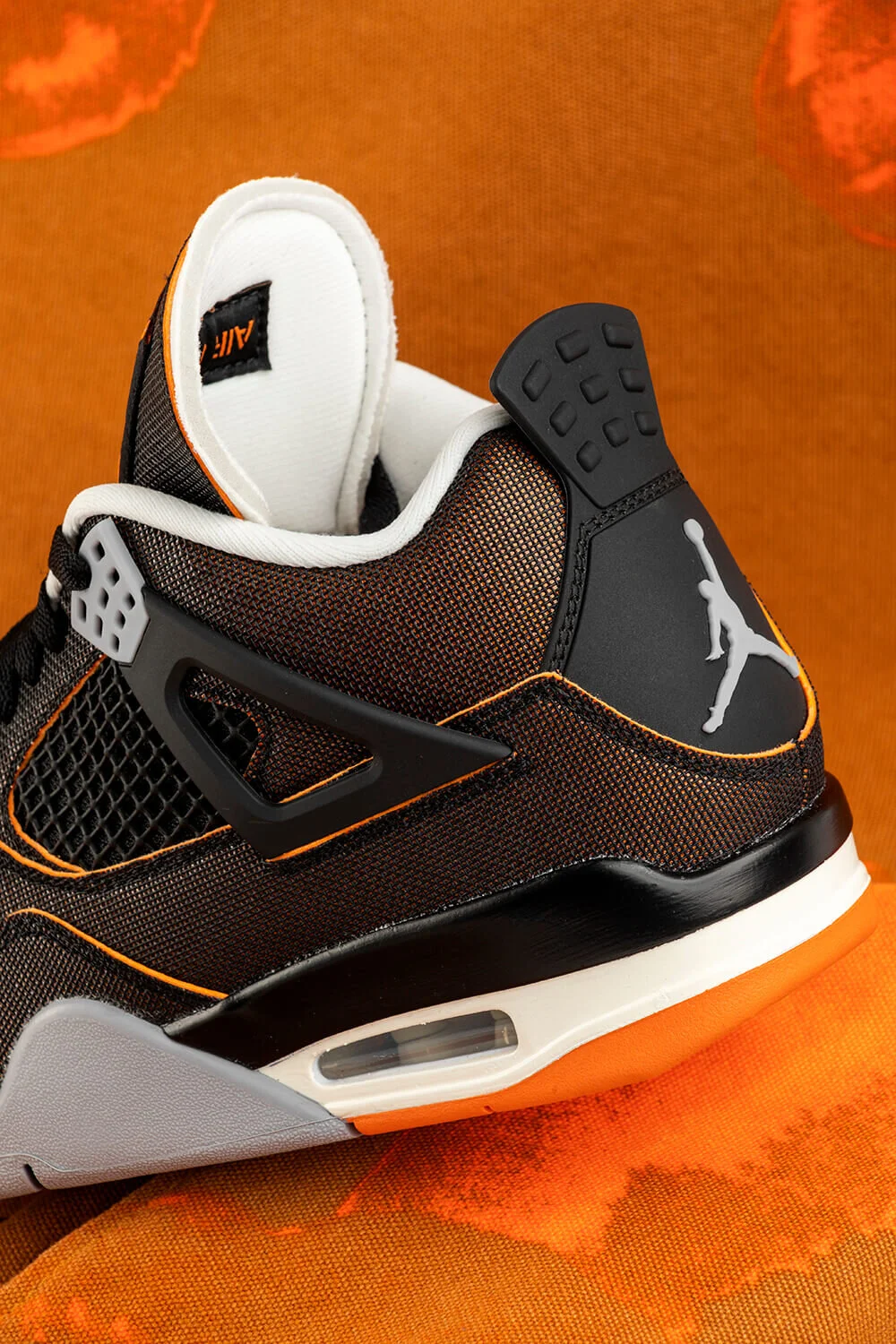 Women Air Jordan 4 Retro SE "Starfish" Release — Foosh