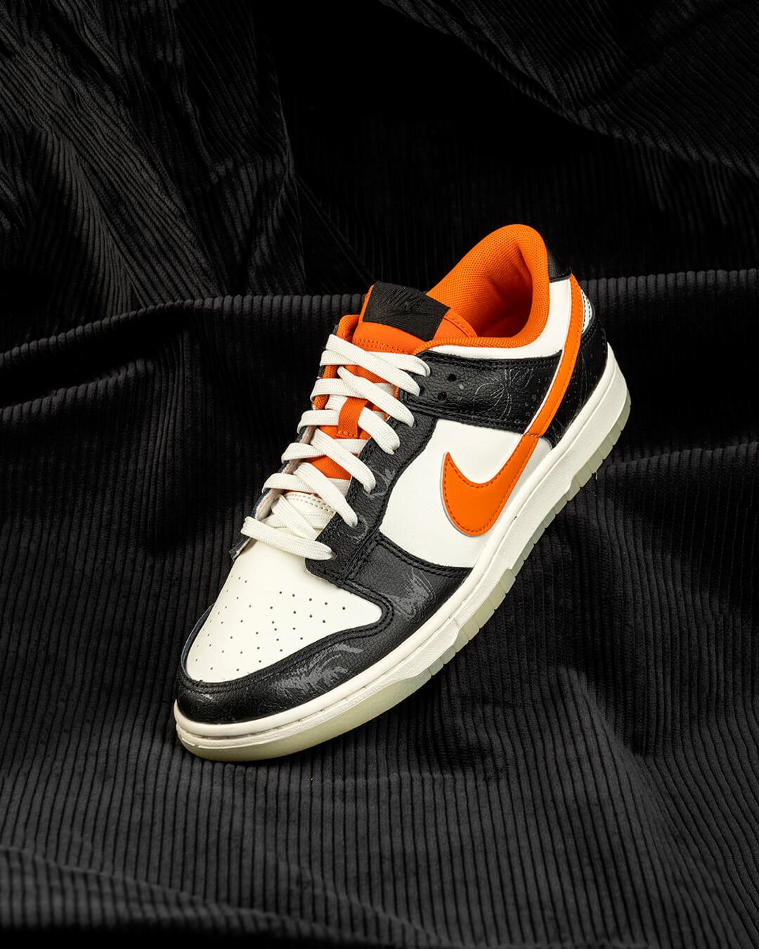 Nike DUNK Low Halloween 27