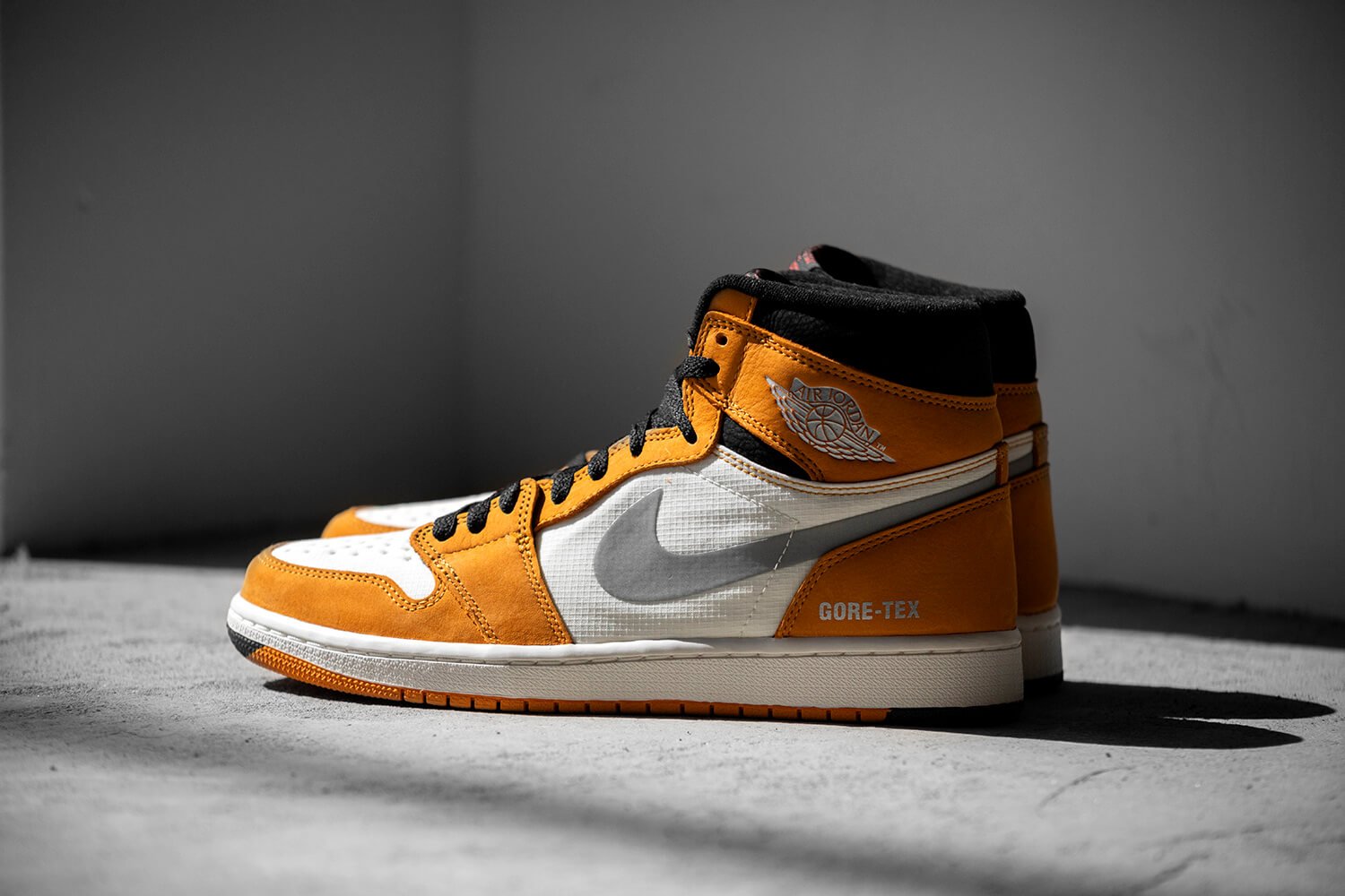 Nike Air Jordan1 Element GTX Light Curry