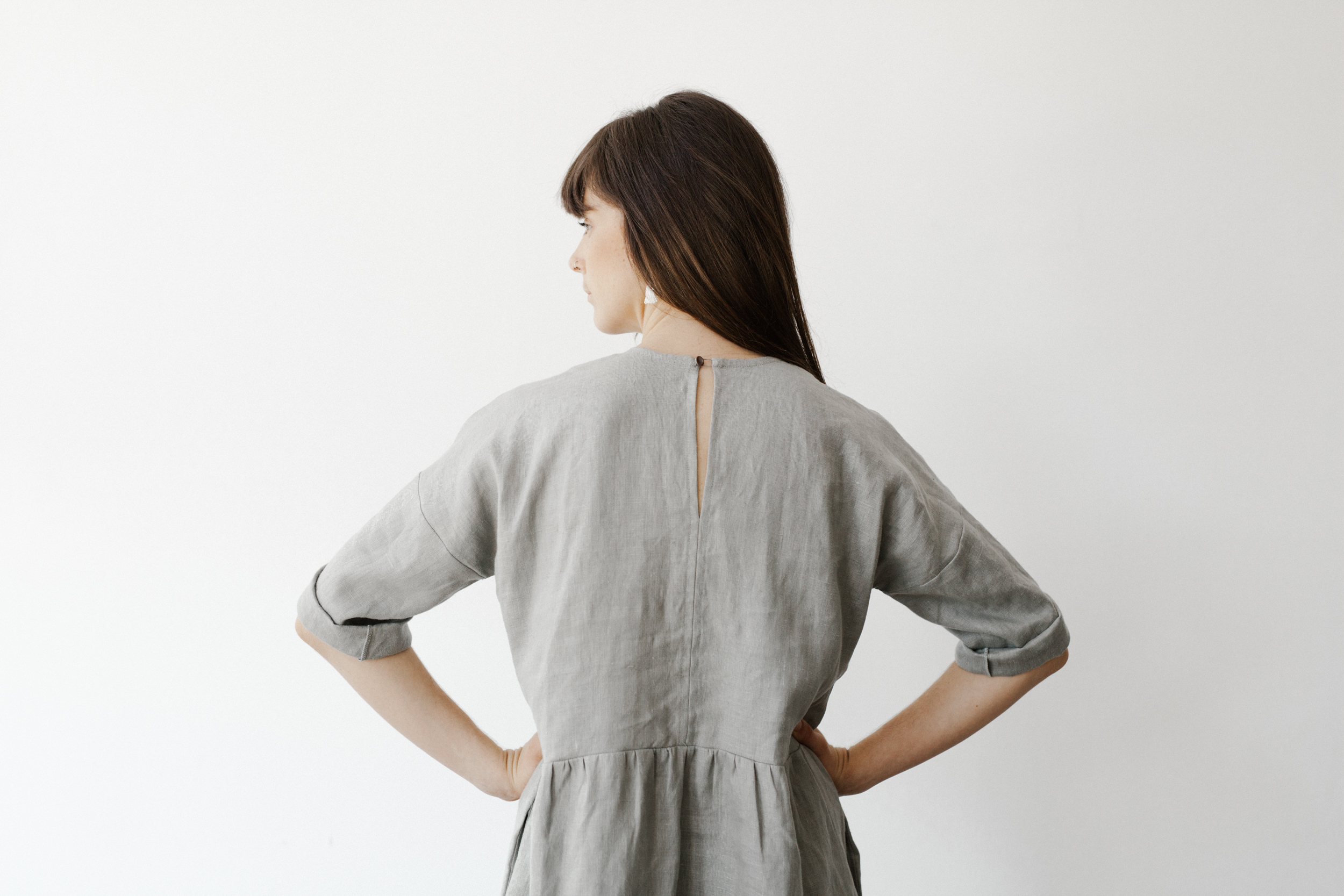 grey linen everyday dress || korinne vader
