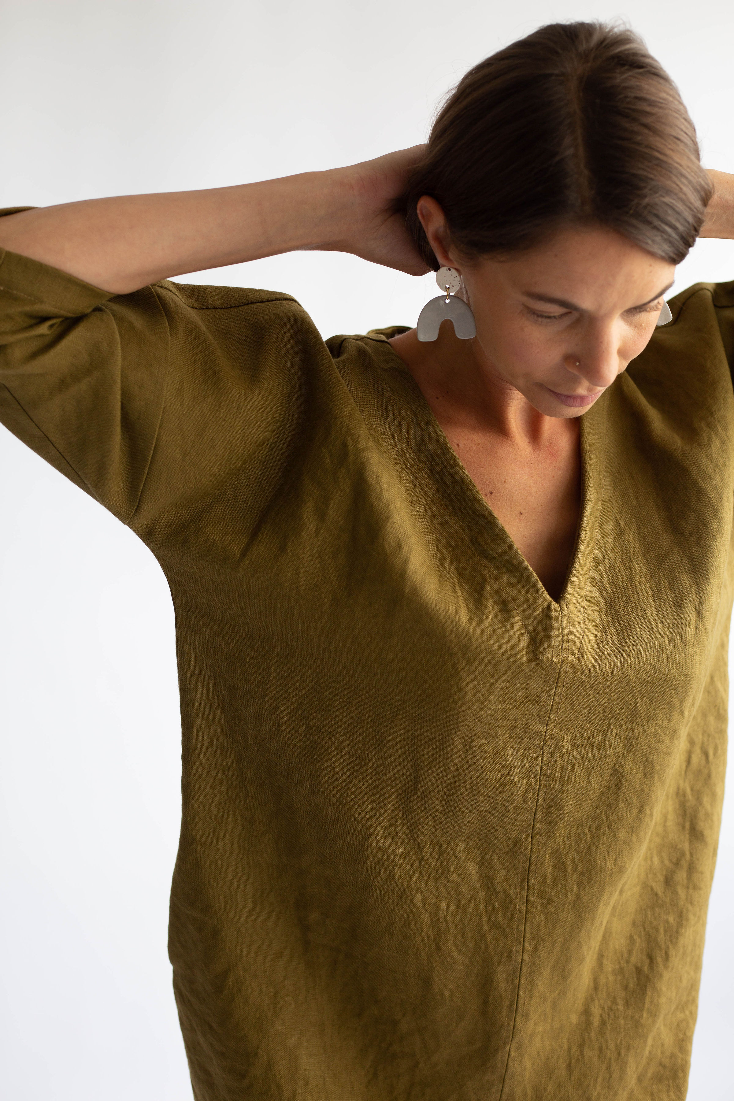 antique bronze v-neck linen dress || korinne vader