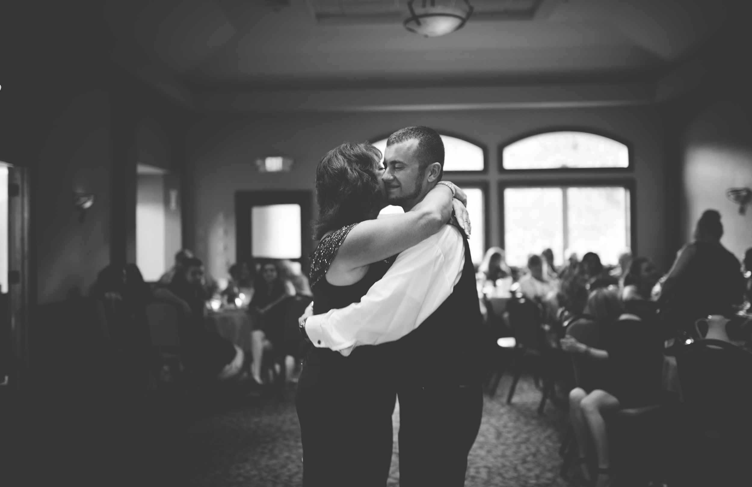 Mr + Mrs Lizewski-414.jpg