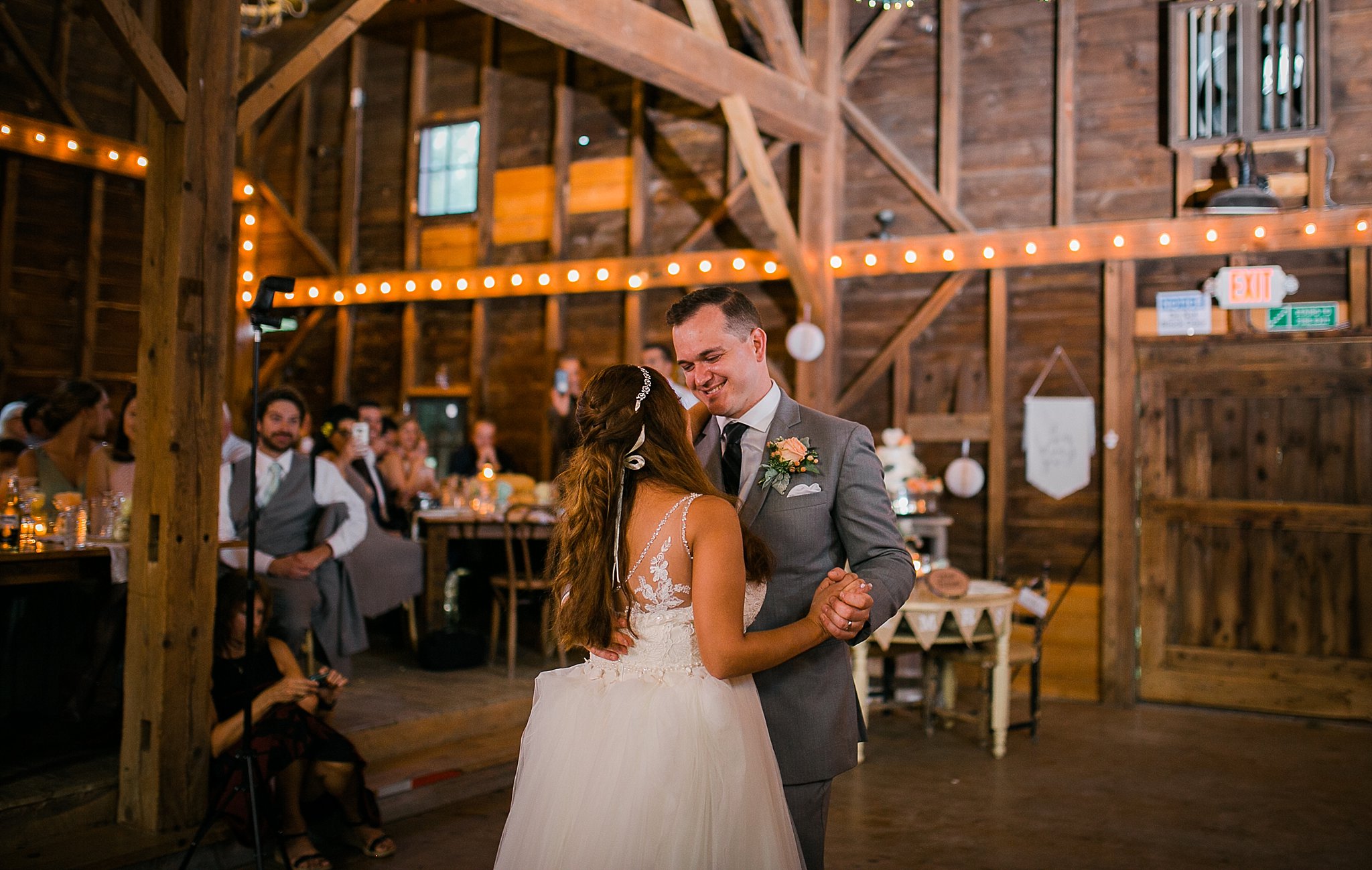 HudsonValleyPhotographerOwlsHootBarnWedding51.jpg