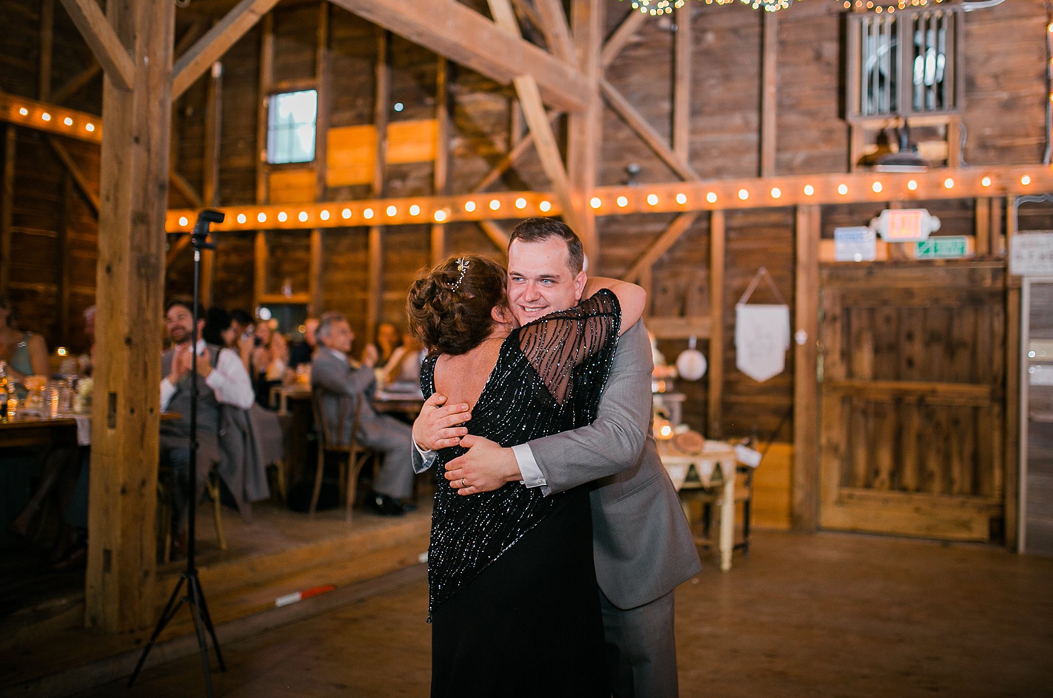 HudsonValleyPhotographerOwlsHootBarnWedding55.jpg