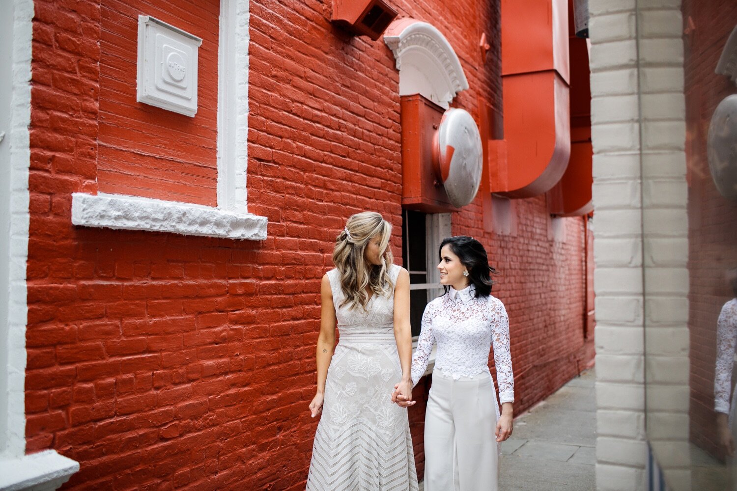 17_Elopement wedding photos of brides in Rhinebeck NY.jpg
