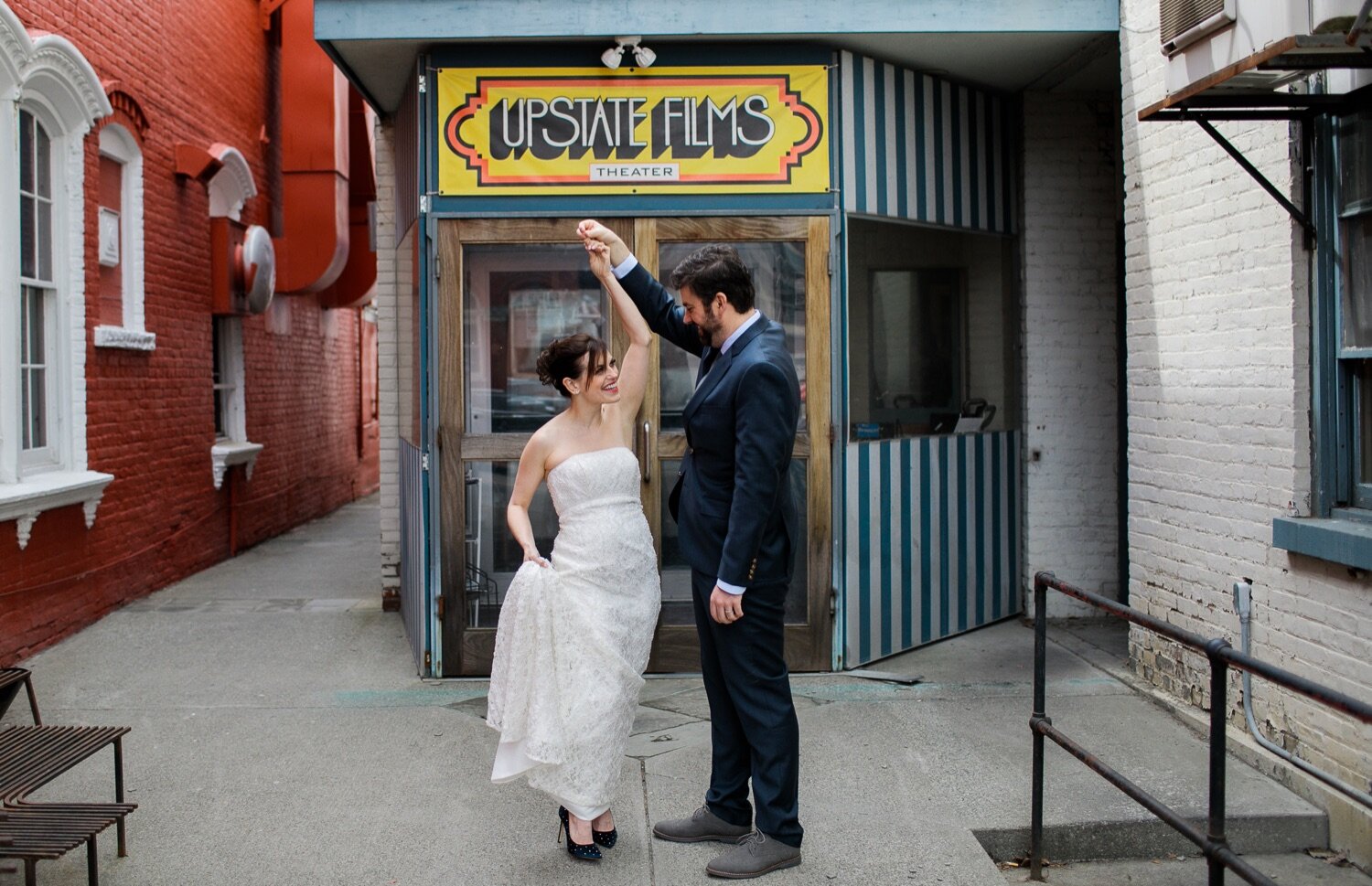 12_Bride and groom photos in Rhinebeck NY.jpg