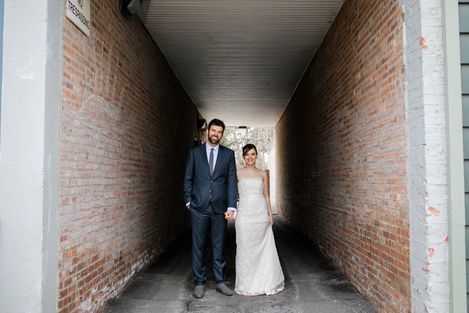 20_Bride and groom photos in Rhinebeck NY.jpg